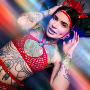 hihowareyou – red mesh