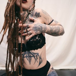 Obscene Elegance: Elli Takes Over – video