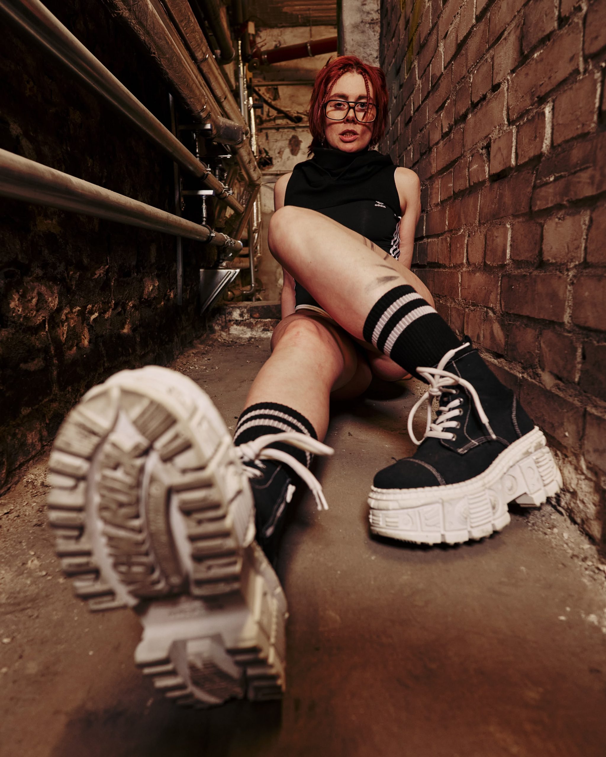 Stepping on the Wild Side: Muriel la Roja’s Gritty Alley Shoot