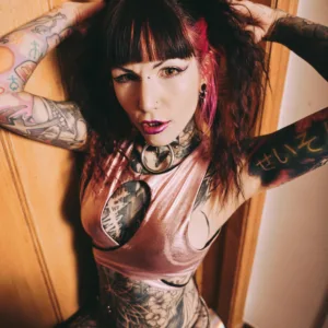 Bella Basstron: Hallway Fetish in Neukölln